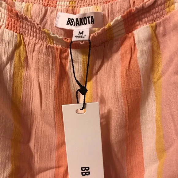 NWT BB DAKOTA TASSELS IN THE SAND TANK - Picture 7 of 8